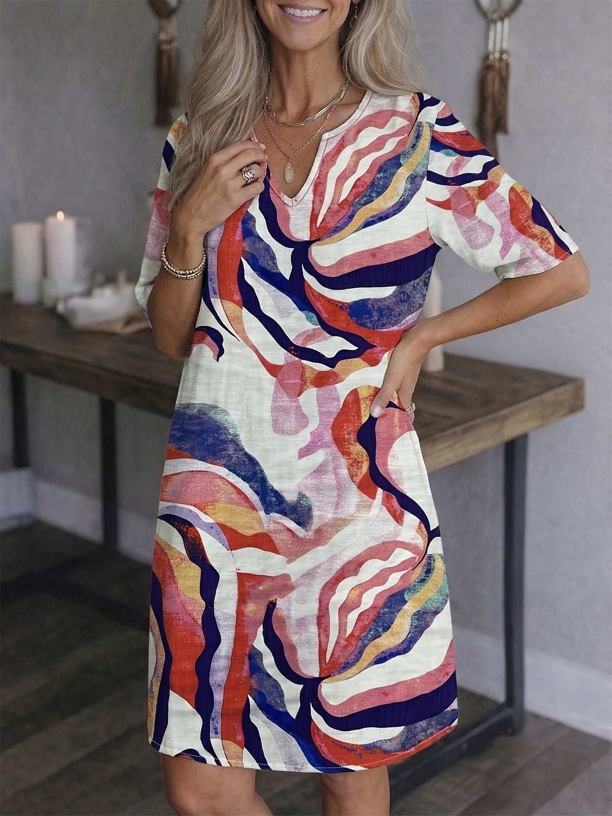 Marion | Kunstvolles Kleid mit V-Ausschnitt