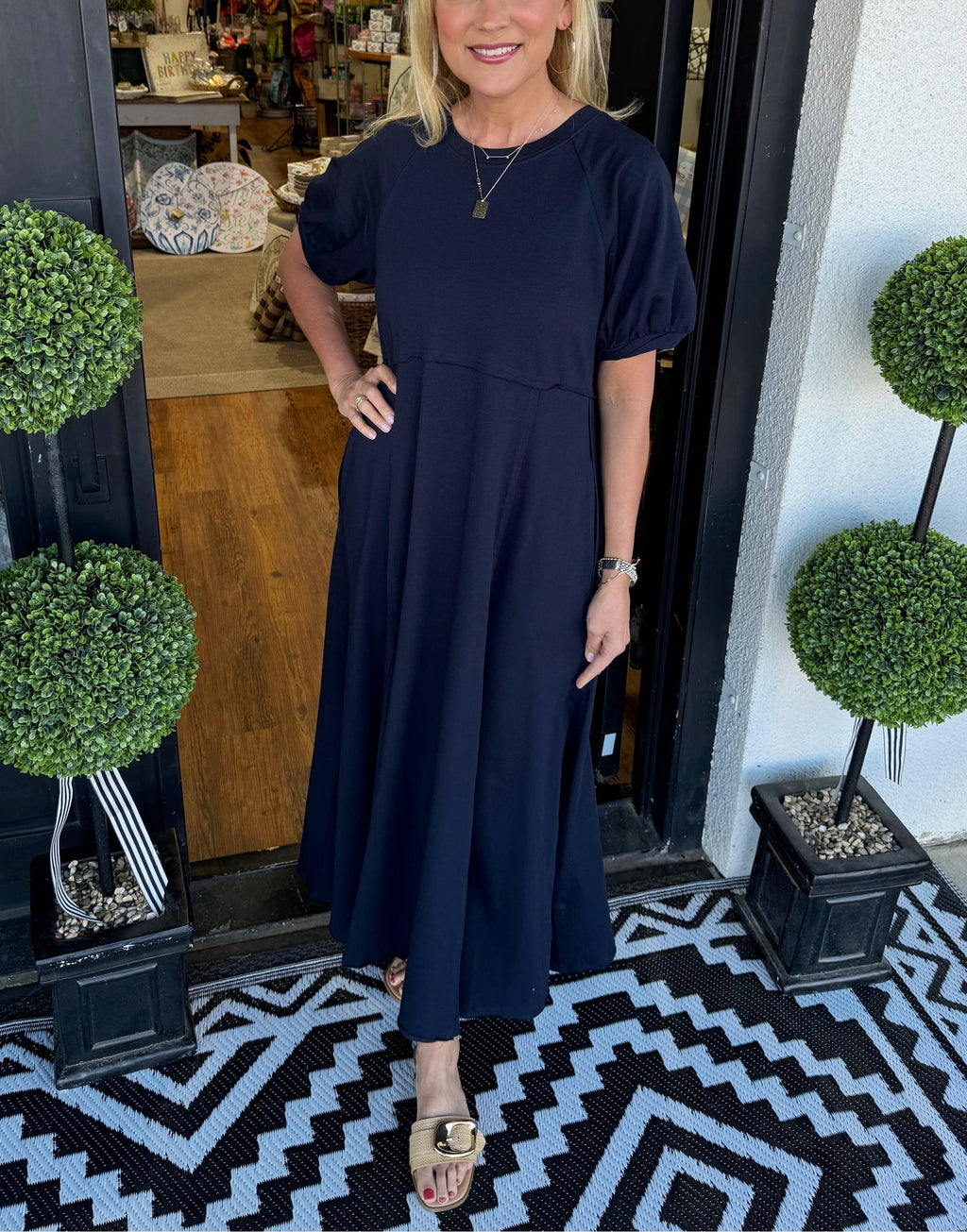Octavia | Maxi-Kleid mit Puffärmeln und Rundhalsausschnitt