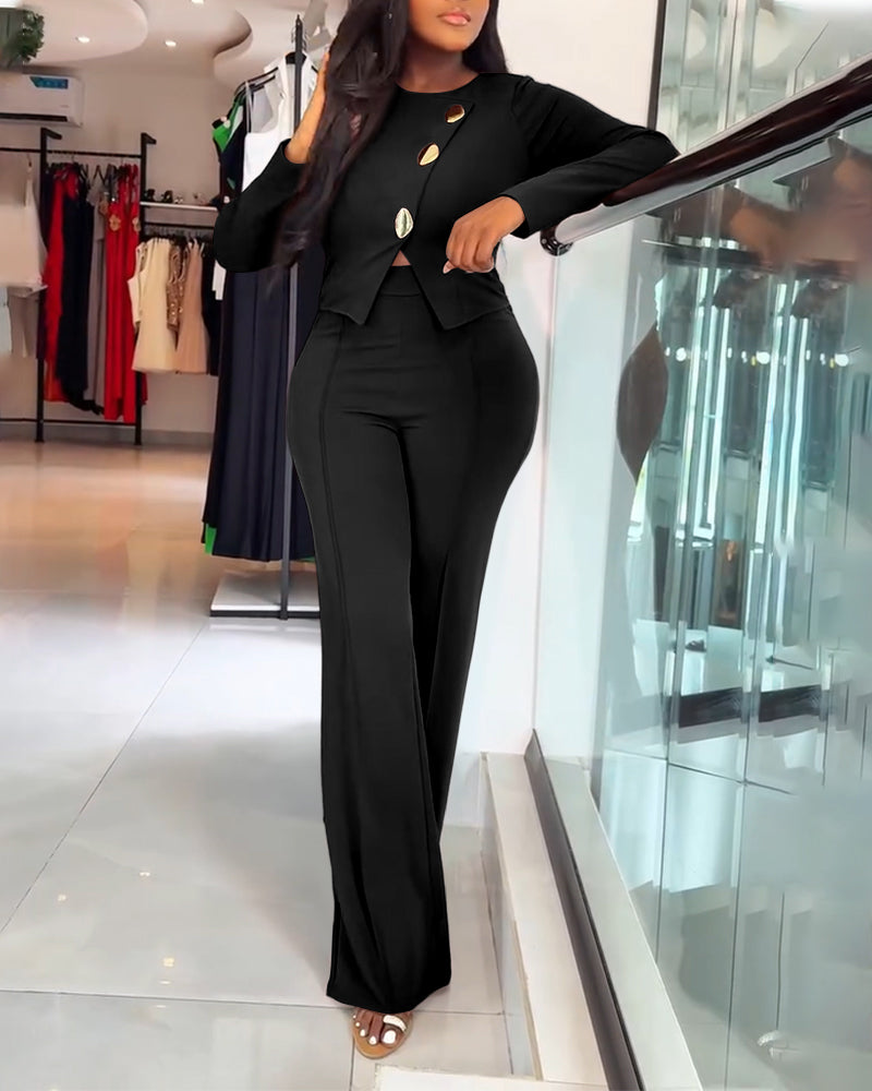 Lässiger Jumpsuit mit goldenen Zierknöpfen, langen Ärmeln, Frontnaht, Reißverschluss am Rücken und modischer Zweiteiler-Optik für den Arbeitsalltag