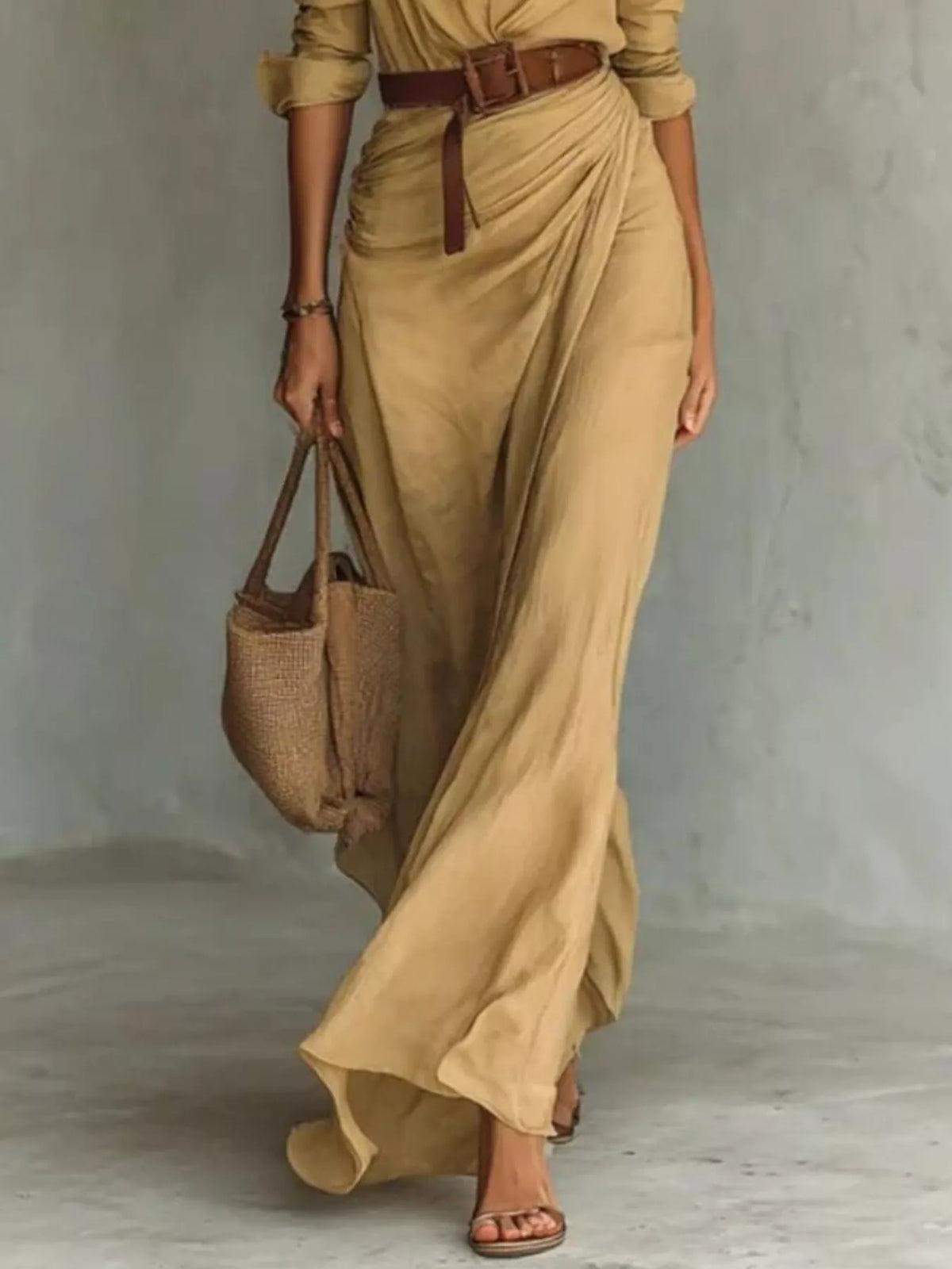 Verity | Elegantes Maxikleid mit Bindegürtel und langen Ärmeln