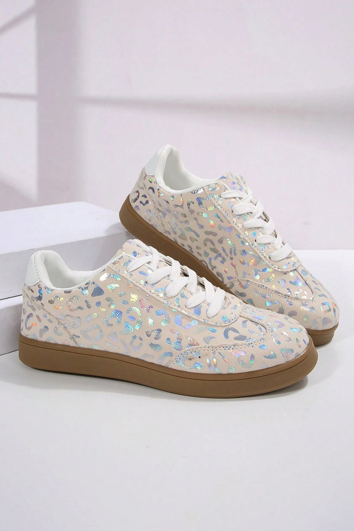 Madeline Print Training Shoes