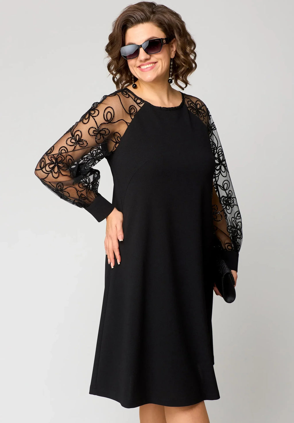 Fiona | Elegantes Spitzenkleid mit floralen Ärmeln