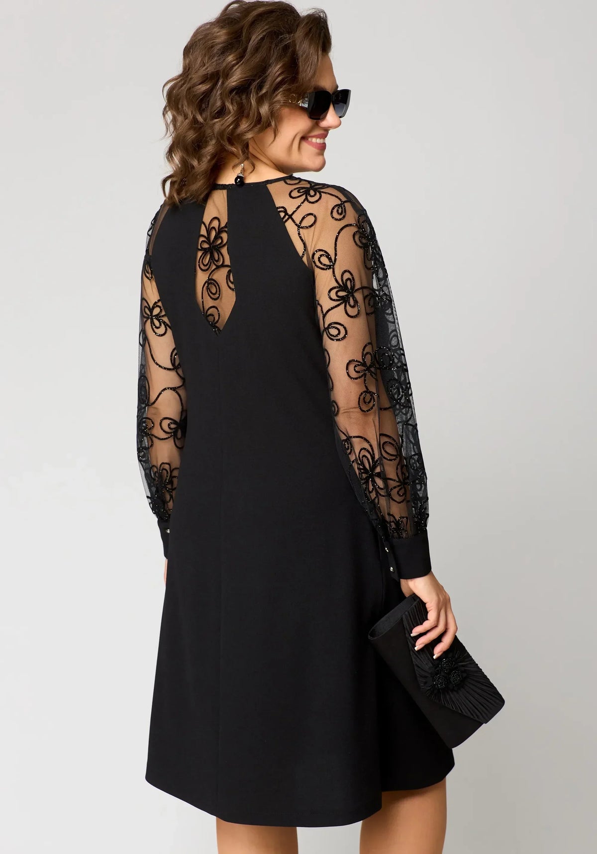 Fiona | Elegantes Spitzenkleid mit floralen Ärmeln