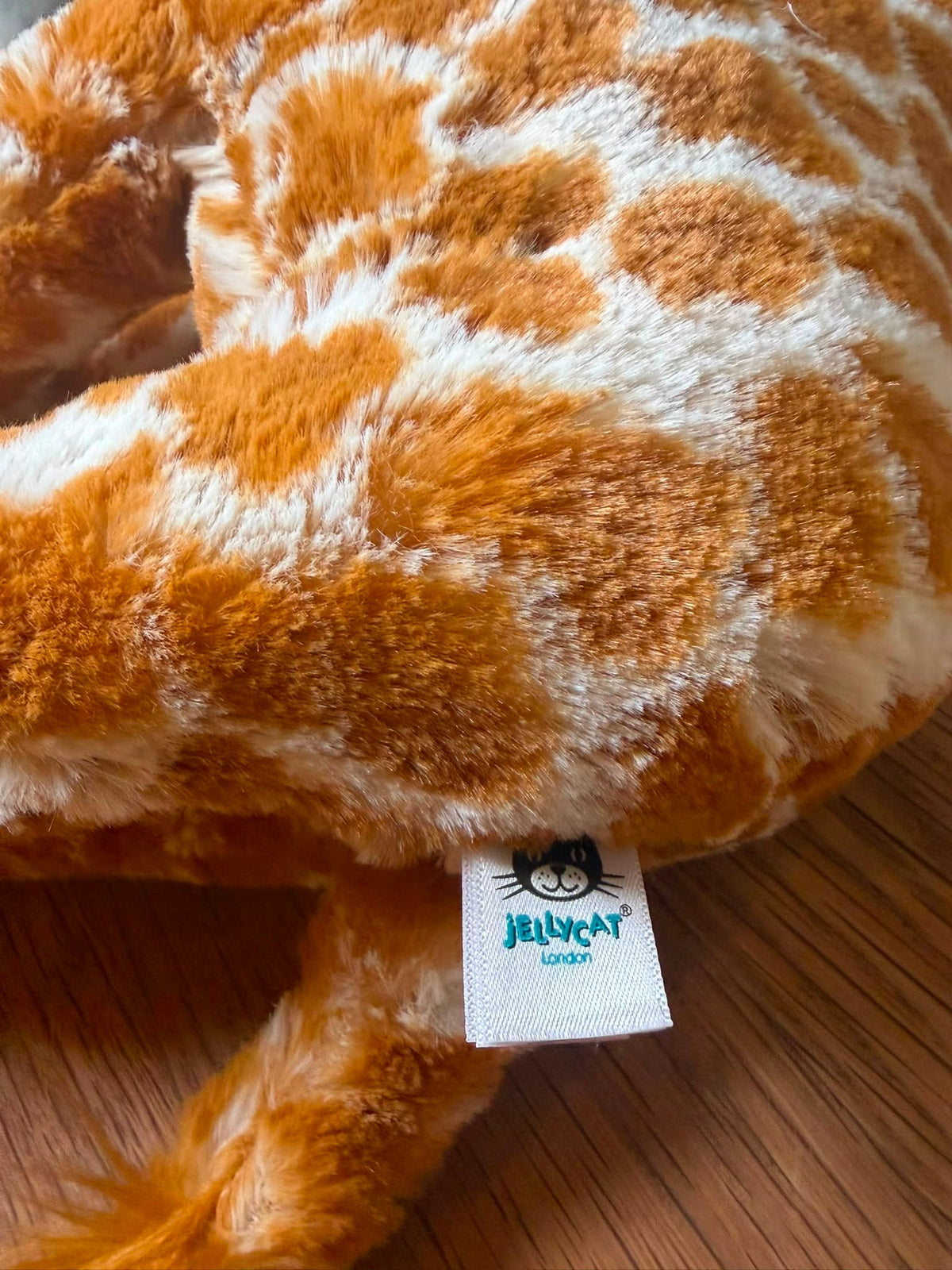 Jellycat Dakota Giraffe - Small