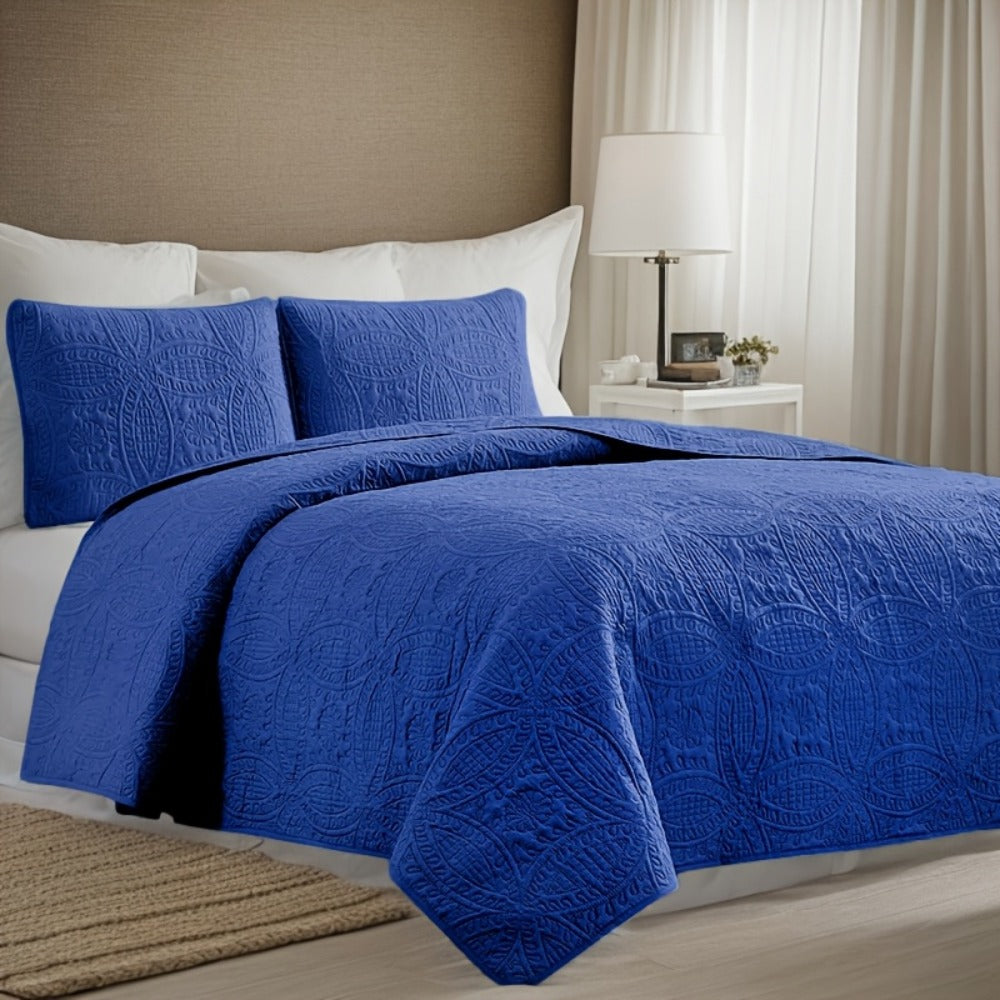 Coin-Pattern Quilted Coverlet Set with Pillowcases, Twin to King Sizes and Ten Color Choices
