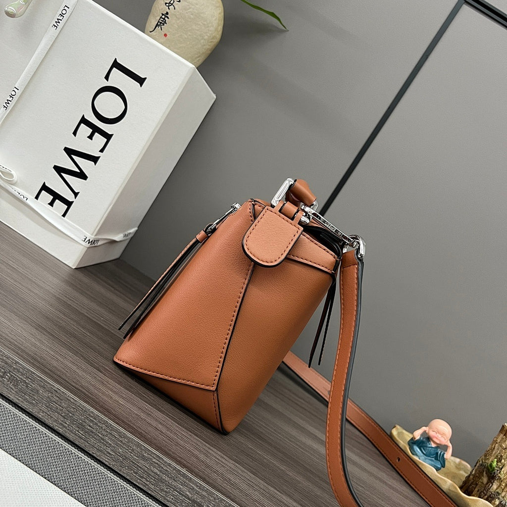 Loewe Puzzle Bag Medium – Tan Cognac Smooth Calfskin Silver Hardware