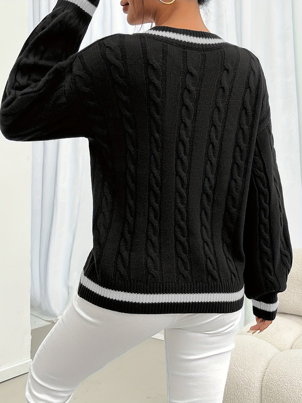 Hattie | Pullover mit Zopfmuster und V-Ausschnitt