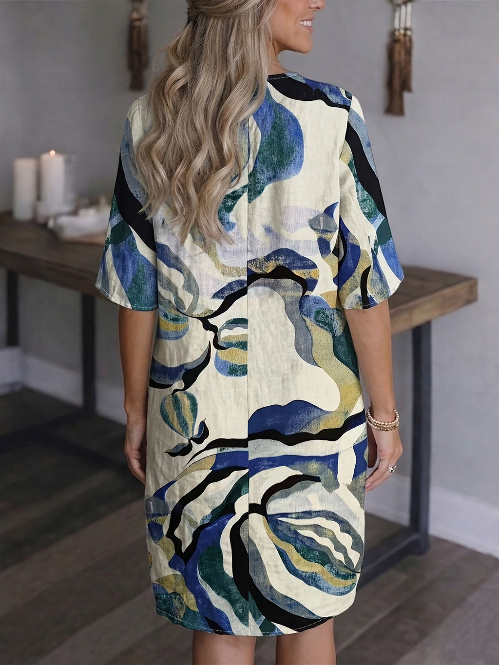 Marion | Kunstvolles Kleid mit V-Ausschnitt