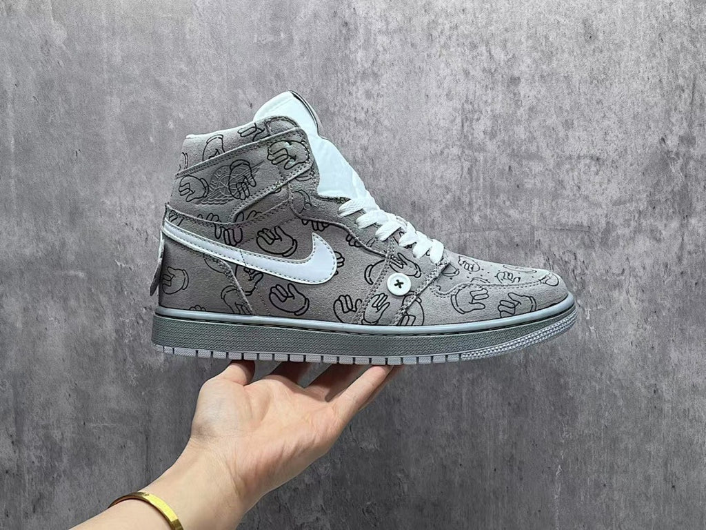 Air Jordan 1 Retro High OG x KAWS – Cool Grey