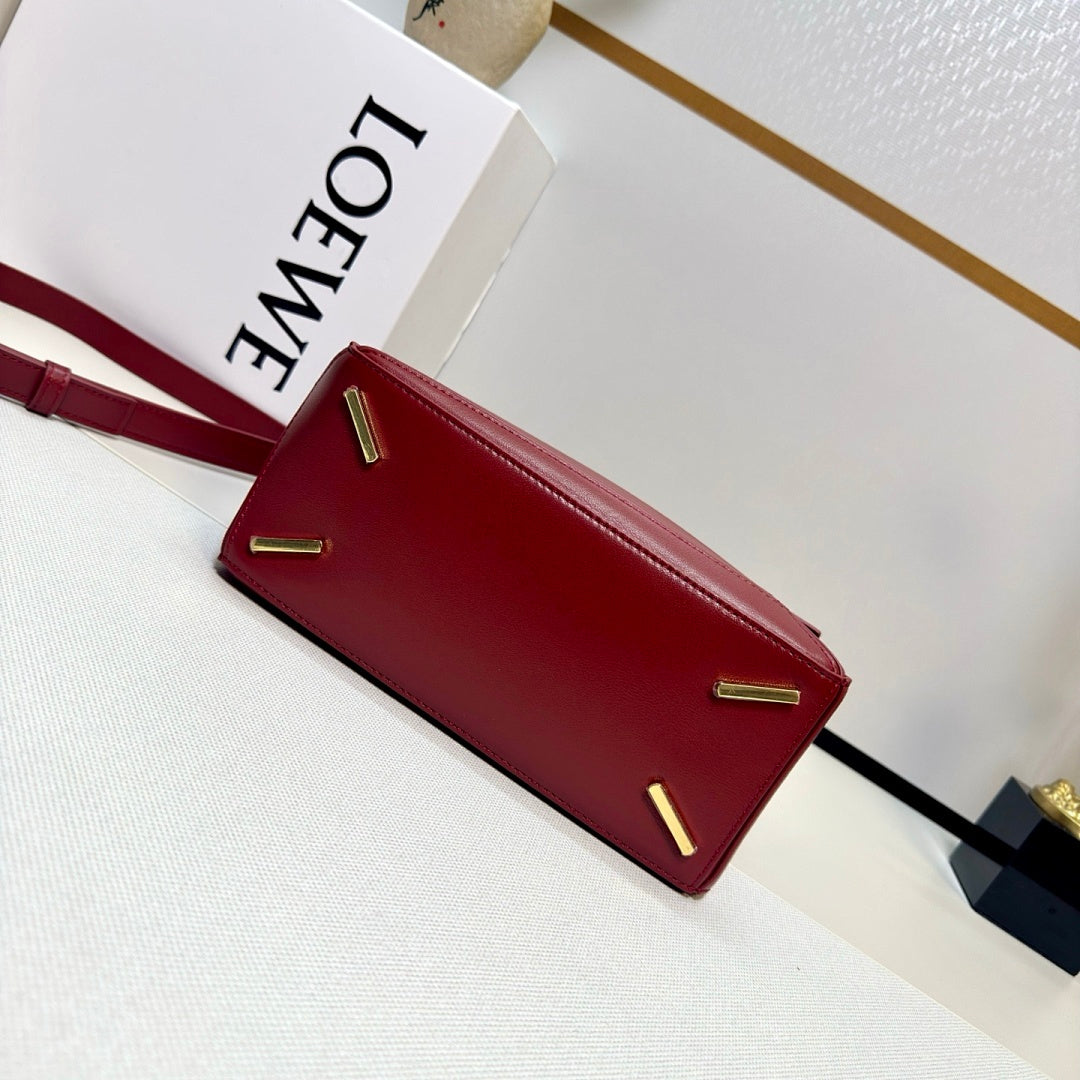 Loewe Puzzle Bag Medium – Berry Wine Red Smooth Calfskin Gold Hardware