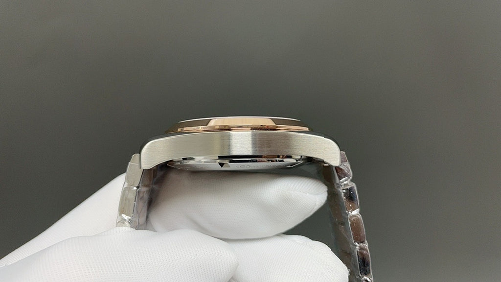 Omega Seamaster Aqua Terra GMT – Two-Tone Steel Rose Gold Brown Teak Dial Red GMT Hand Date Two-Tone Bracelet