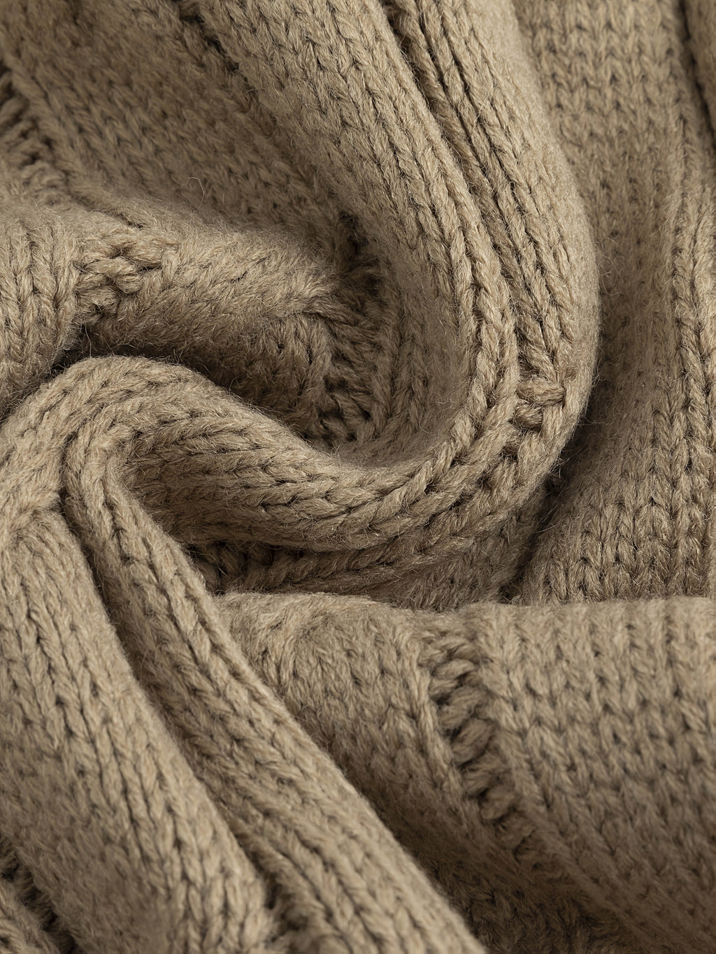 Elliot | Strickjacke mit Schalkragen und Zopfmuster