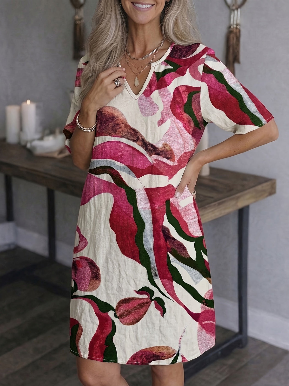 Marion | Kunstvolles Kleid mit V-Ausschnitt