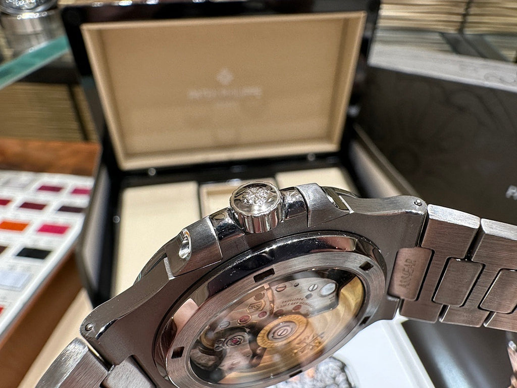 Patek Philippe Nautilus 5711 – Steel Olive Green Dial Baton Indices Date Integrated Steel Bracelet