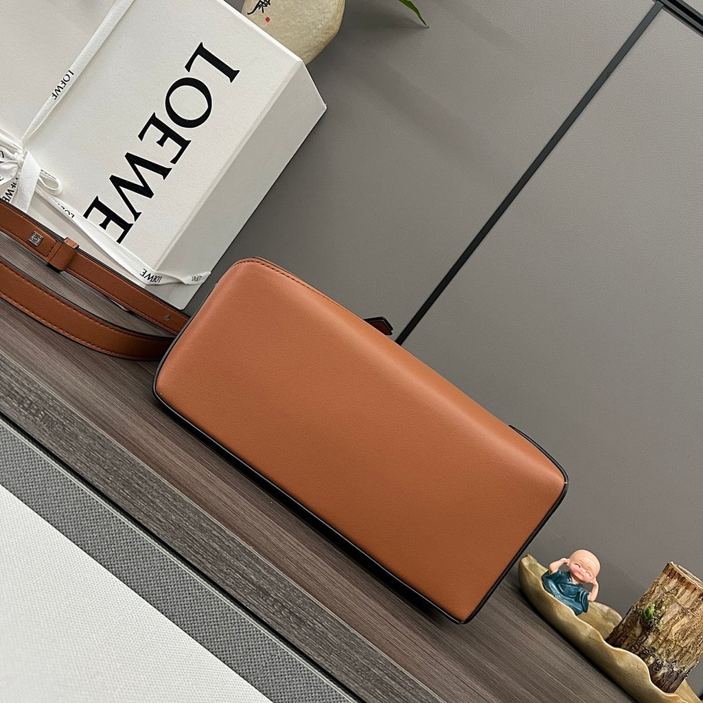 Loewe Puzzle Bag Medium – Tan Cognac Smooth Calfskin Silver Hardware