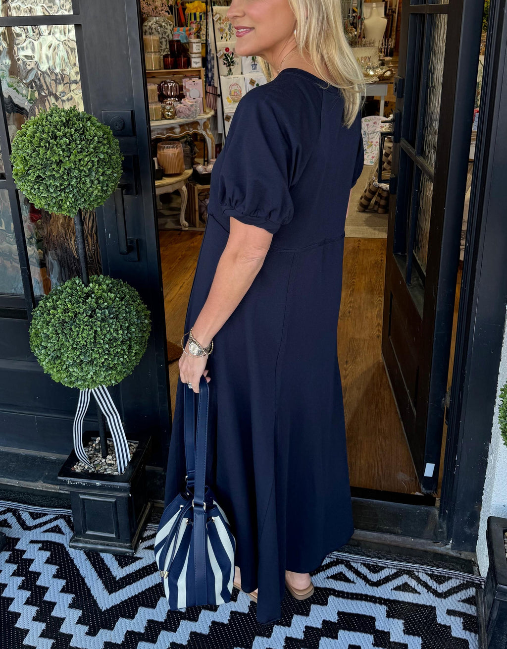Octavia | Maxi-Kleid mit Puffärmeln und Rundhalsausschnitt