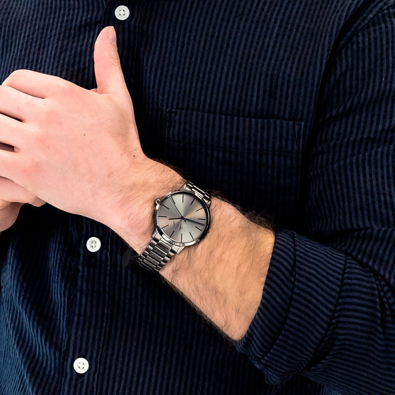 Armani Exchange Cayde AX2722 Herren-Analog-Uhr – Graues Zifferblatt mit passendem grauem Edelstahlarmband