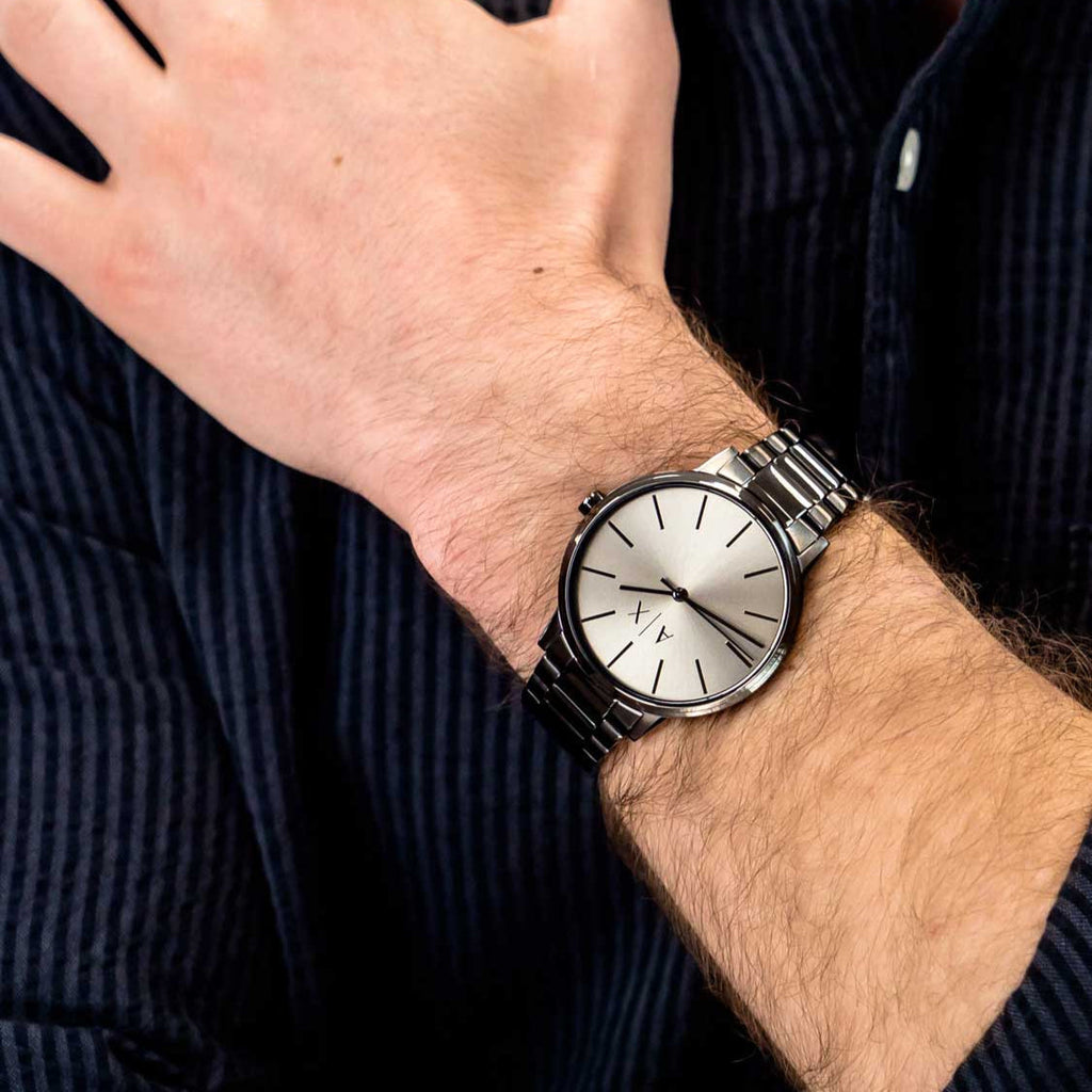 Armani Exchange Cayde AX2722 Herren-Analog-Uhr – Graues Zifferblatt mit passendem grauem Edelstahlarmband