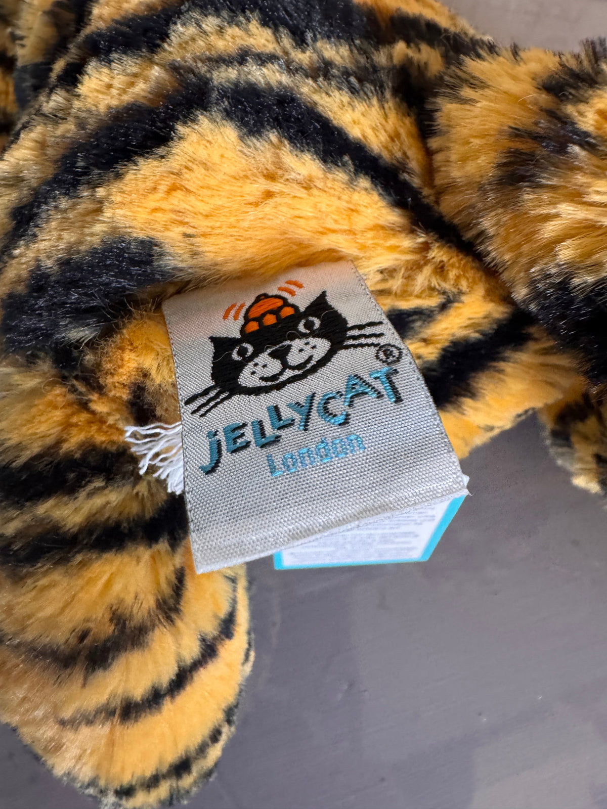 Medium Bashful Tiger