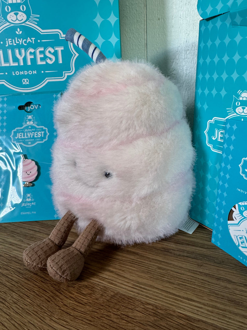 Jellycat Amuseables Kathrin Candy Floss + Pin + Sticker | Jellyfest Berlin Exclusive
