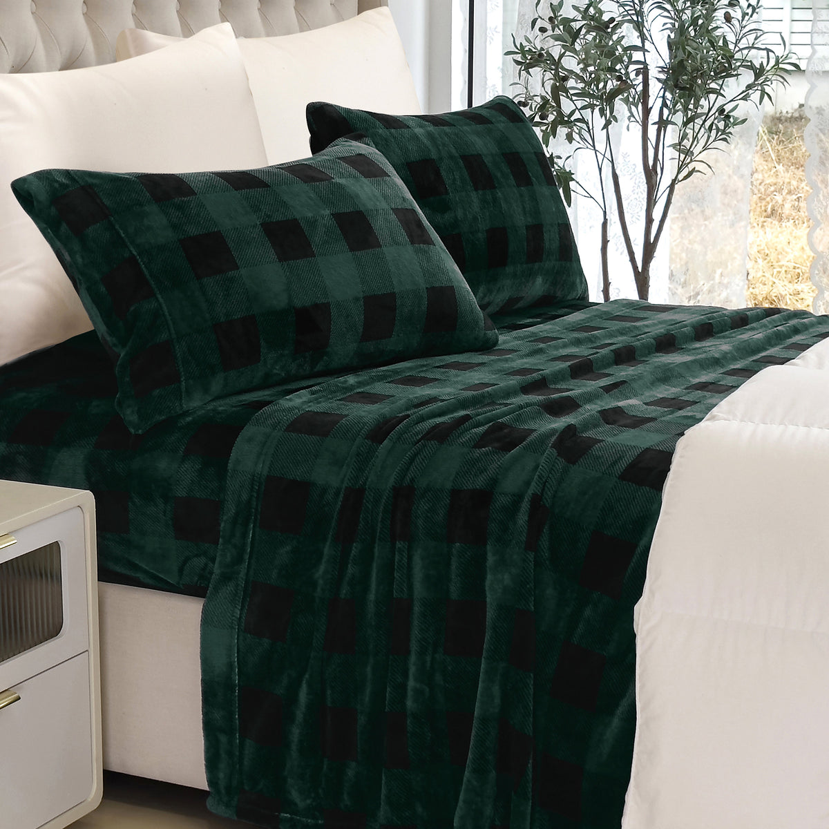 Elegant Comfort 4-Piece Velvet Plush Flannel Sheet Set