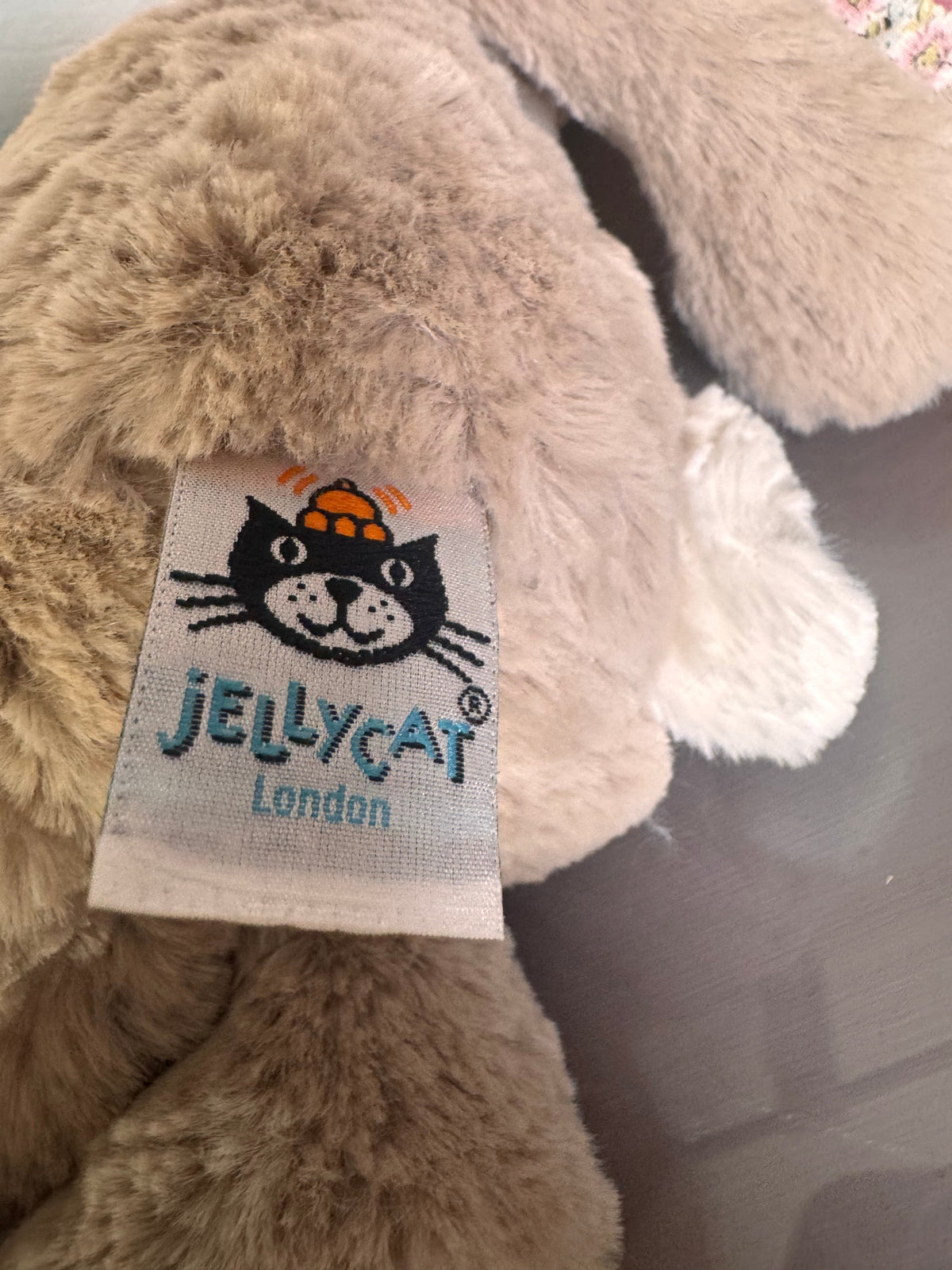 Jellycat Medium Blossom Bea Beige Bunny