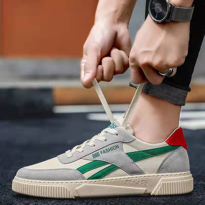 Sports Shoes For Men With Trendy Board Style And Outdoor Canvas Versatility