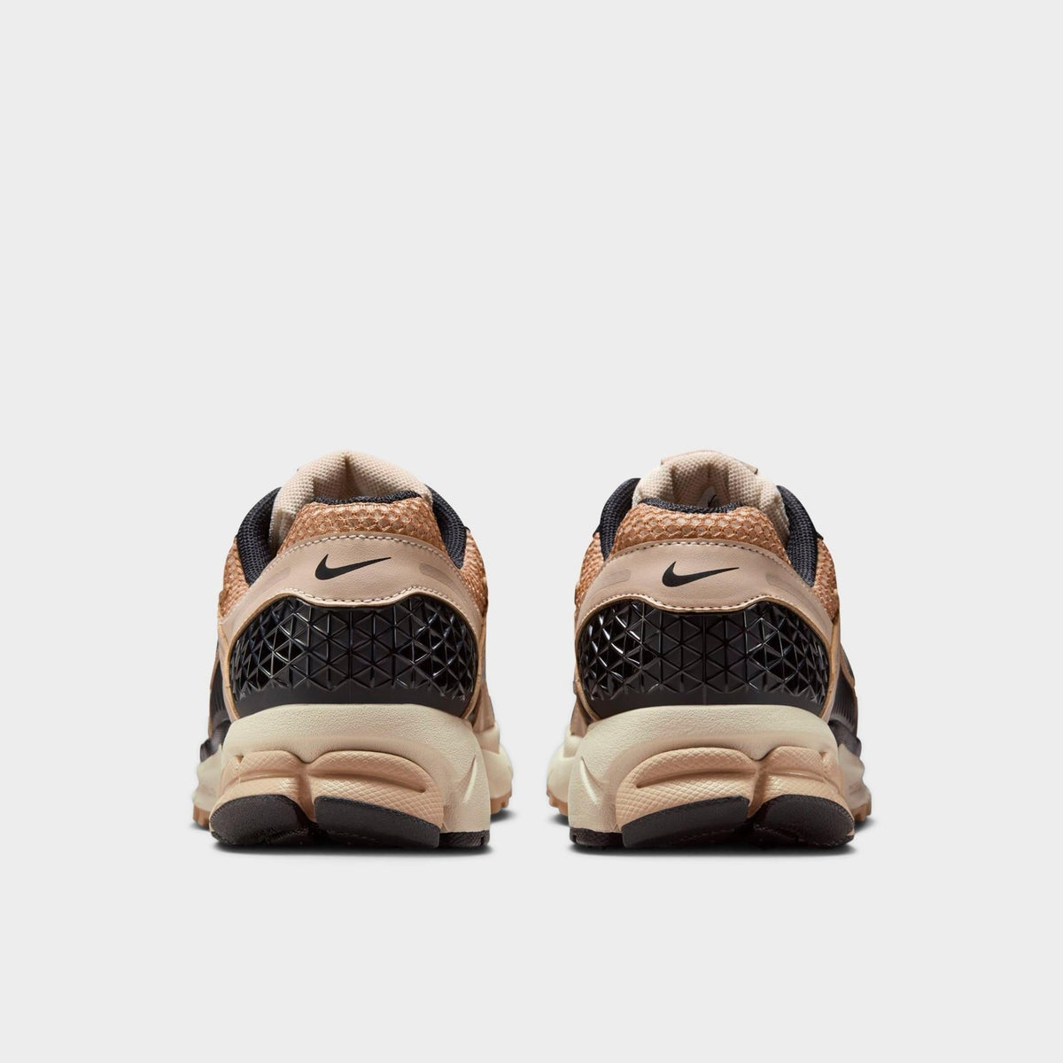 [fj2028-106] Womens Nike Zoom Vomero 5 'sanddrift'