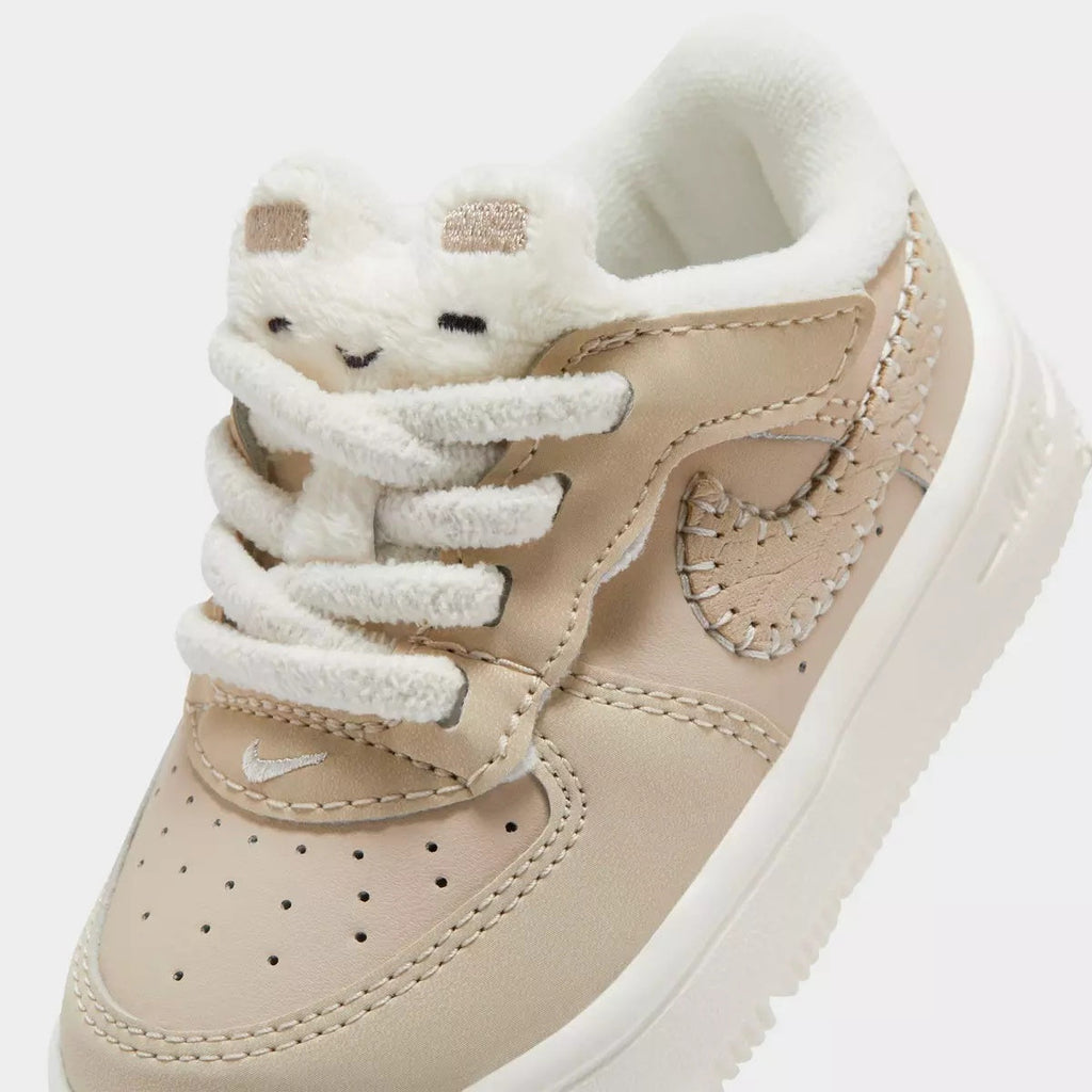 Nike Women's Force 1 Low SE EasyOn - Sanddrift/Sail