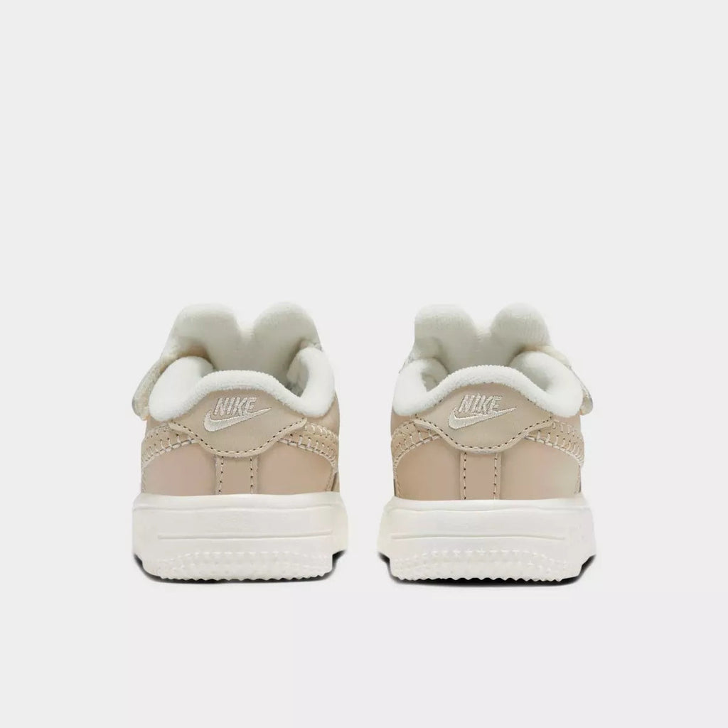 Nike Women's Force 1 Low SE EasyOn - Sanddrift/Sail