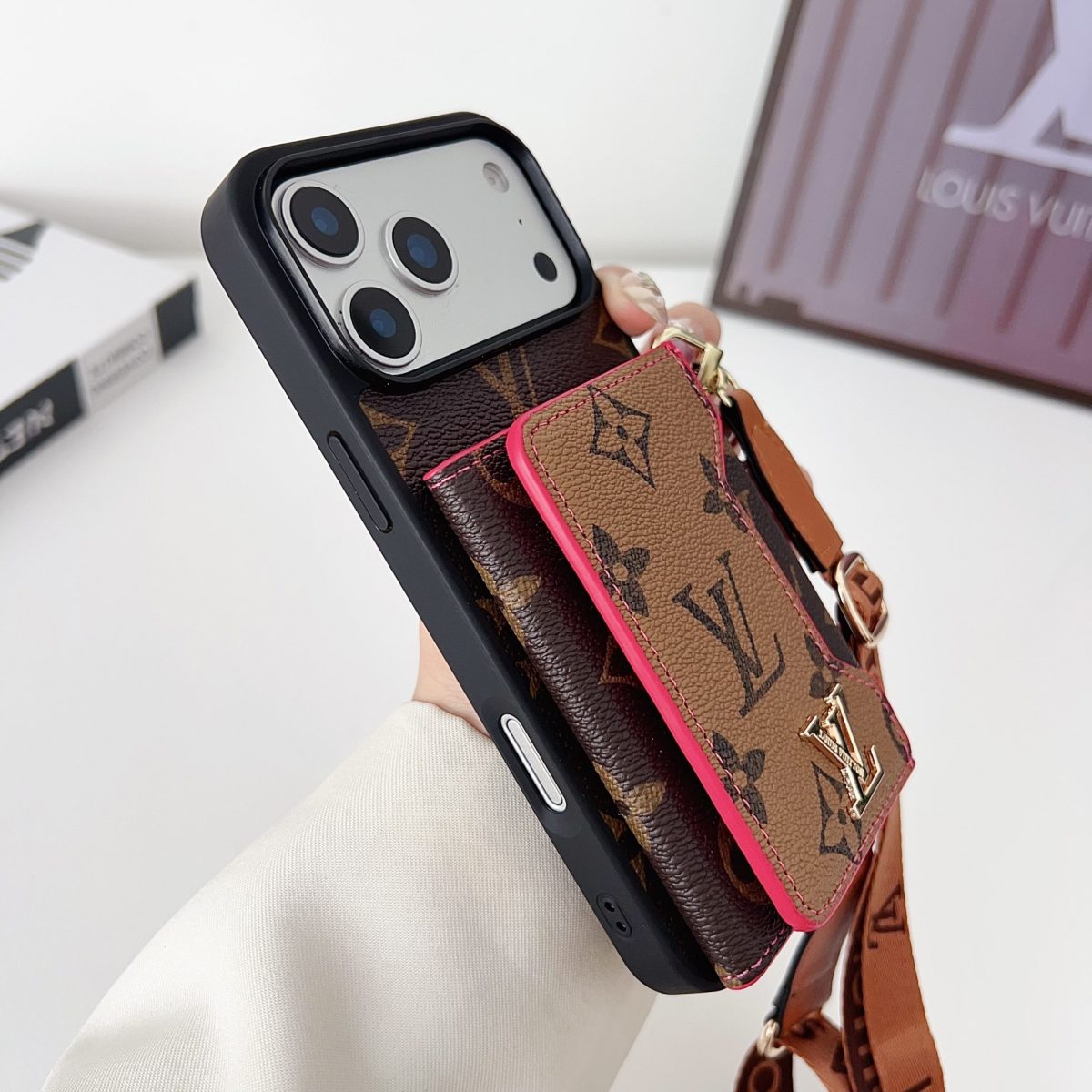 Luxuriöse Leder-Geldbörse mit Kartenhalter und Handyhülle für iPhone 13-17