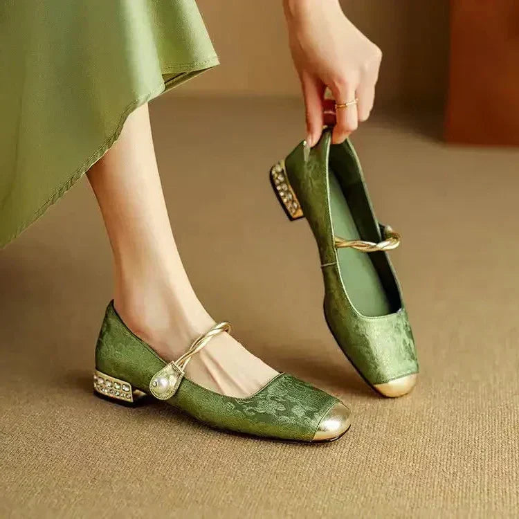 Daisy | Vintage-Schuhe mit geflochtenem Perlenriemen