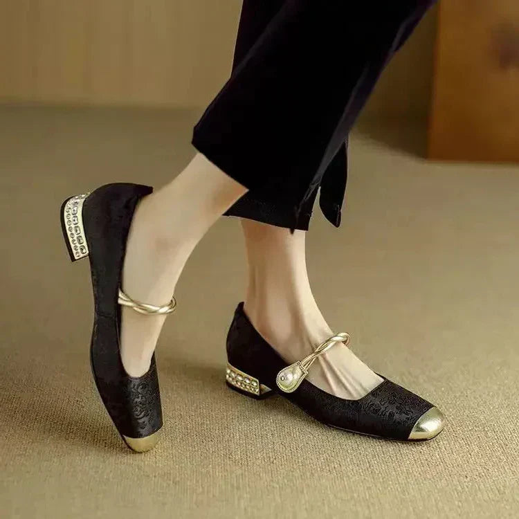 Daisy | Vintage-Schuhe mit geflochtenem Perlenriemen