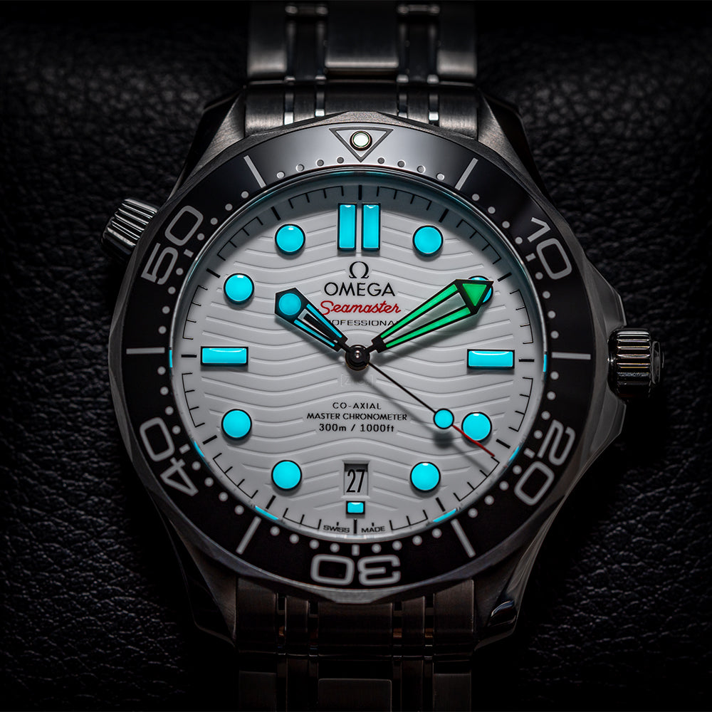OMEGA Seamaster Diver 300M 42 mm – Weißes Zifferblatt mit Metallarmband