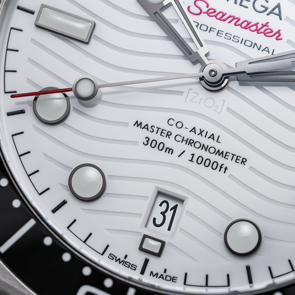 OMEGA Seamaster Diver 300M 42 mm – Weißes Zifferblatt mit Metallarmband