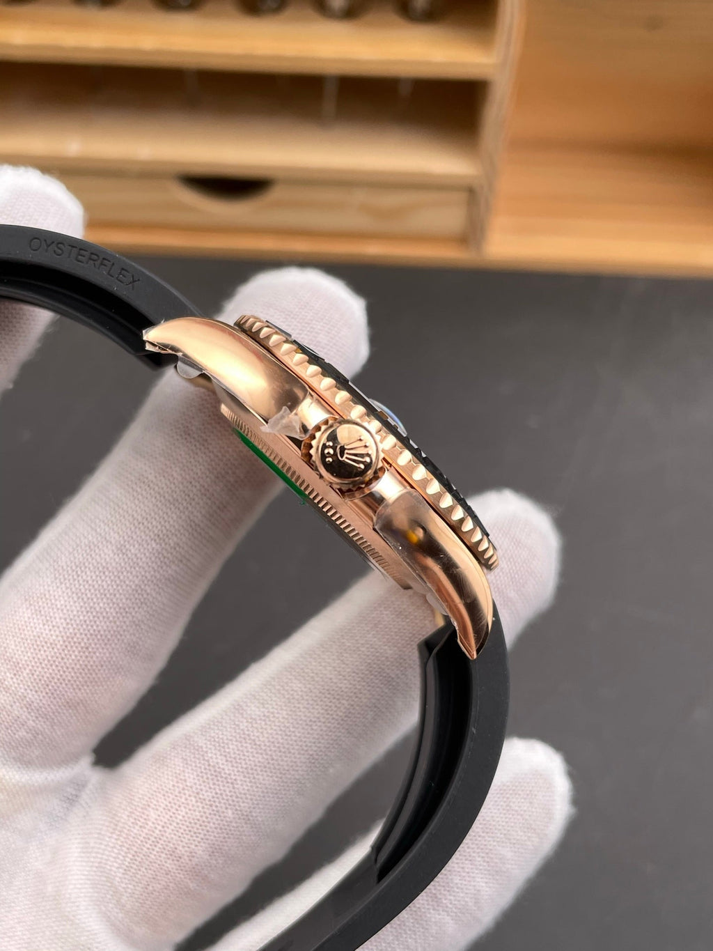 Rolex Yacht-Master Everose Gold – Black Dial Oysterflex Rubber Strap