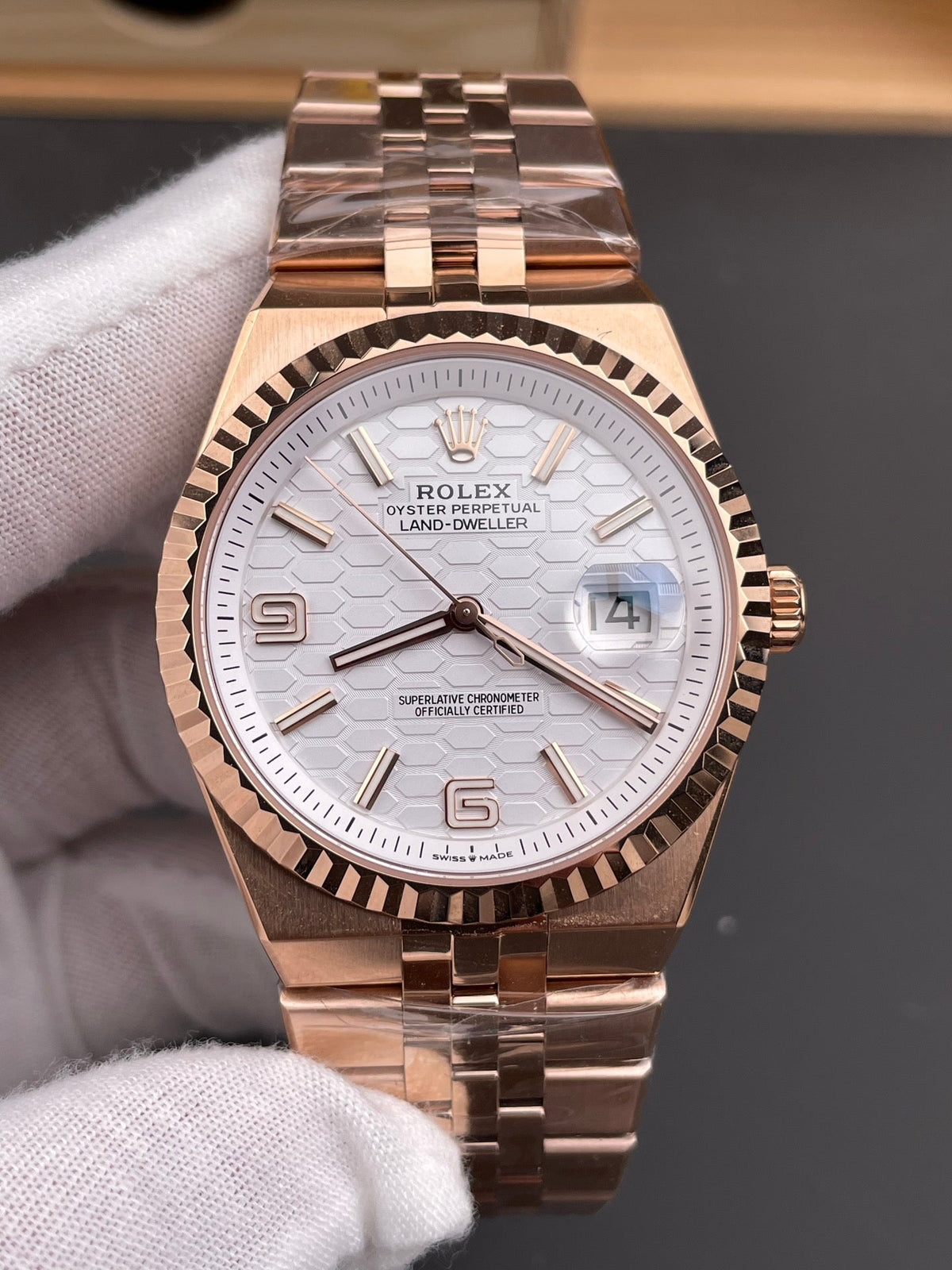 Rolex Land-Dweller Everose Gold – White Honeycomb Dial Rose Gold Jubilee Bracelet