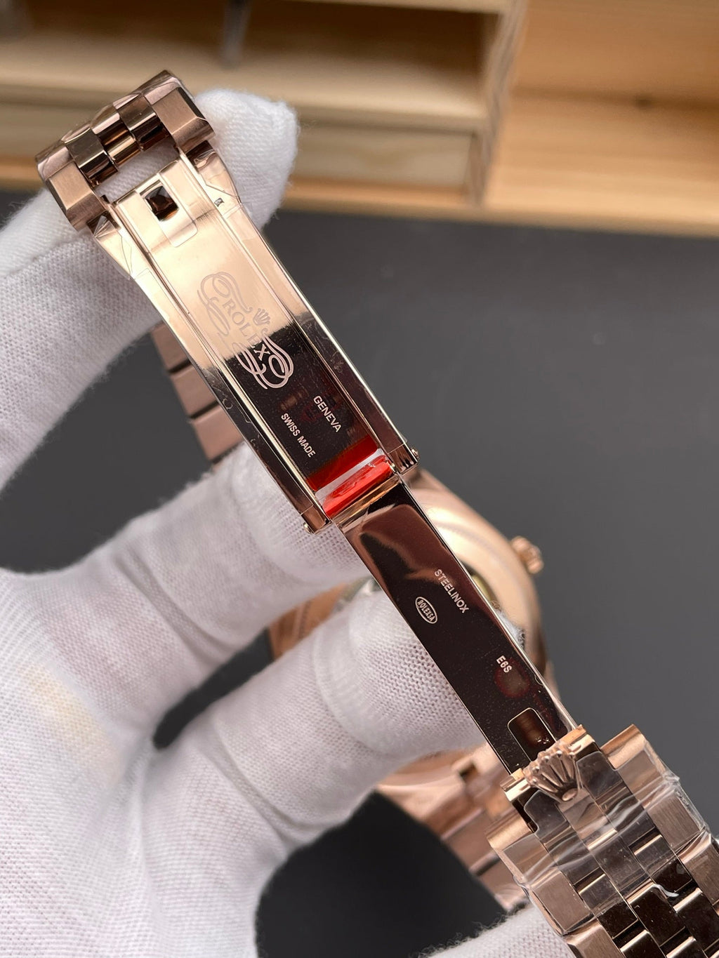 Rolex Land-Dweller Everose Gold – White Honeycomb Dial Rose Gold Jubilee Bracelet