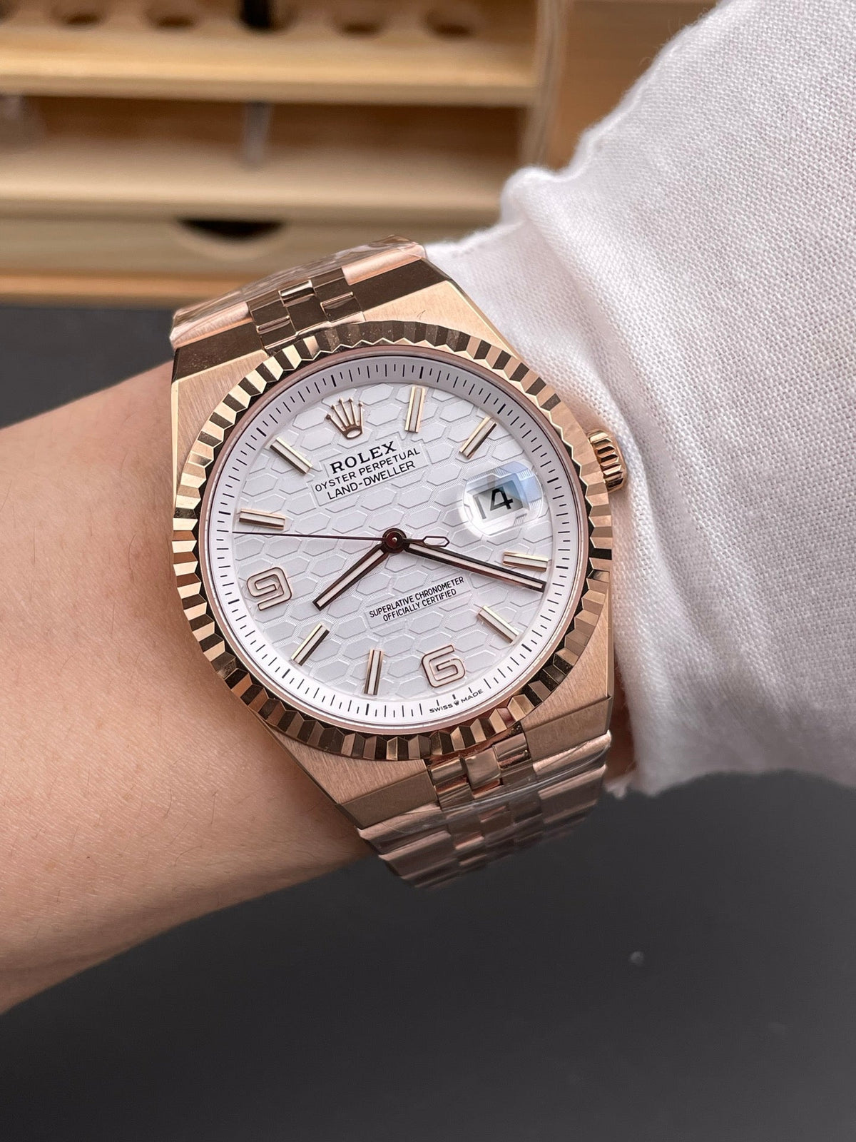Rolex Land-Dweller Everose Gold – White Honeycomb Dial Rose Gold Jubilee Bracelet
