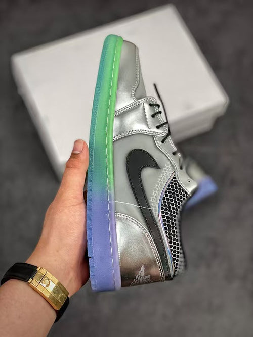 Air Jordan 1 Low SE – Metallic Silver Gradient Translucent Outsole