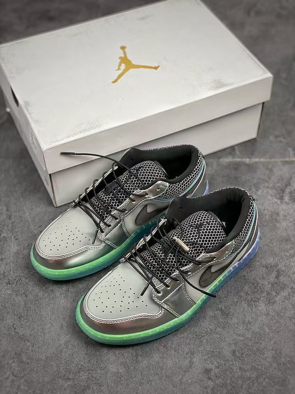 Air Jordan 1 Low SE – Metallic Silver Gradient Translucent Outsole