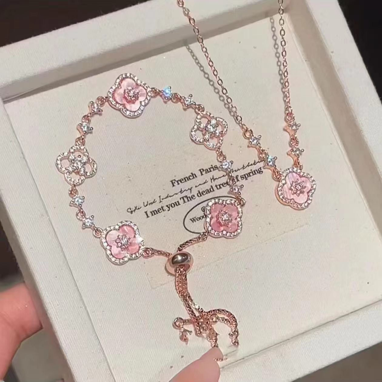Rose Gold Mother-of-Pearl Clover 2-Piece Jewellery Set