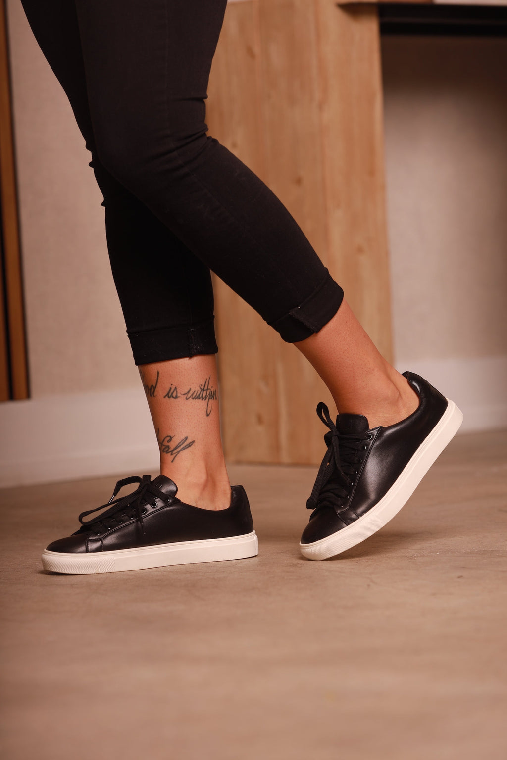 Jordin Sneakers Black
