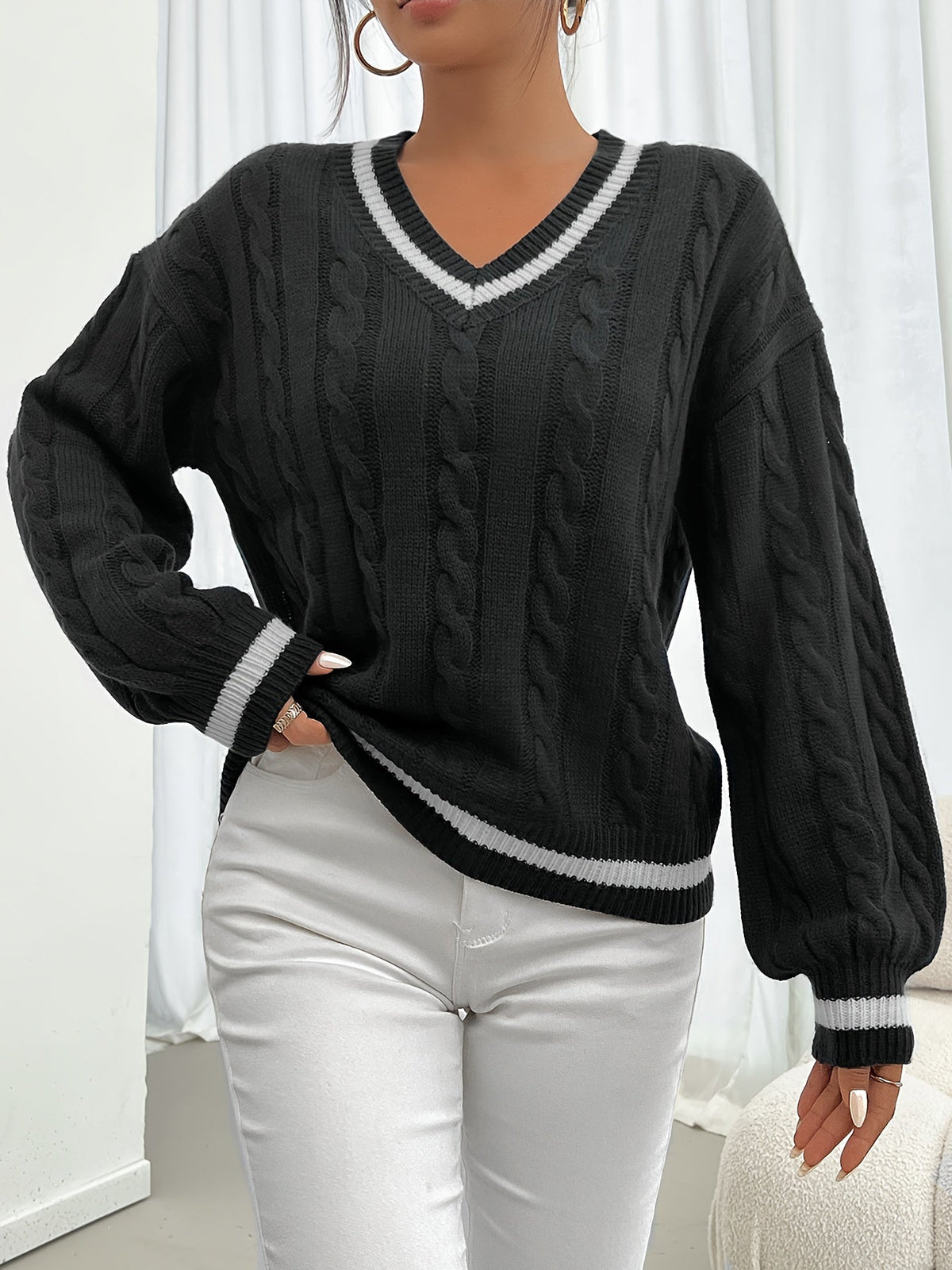 Hattie | Pullover mit Zopfmuster und V-Ausschnitt