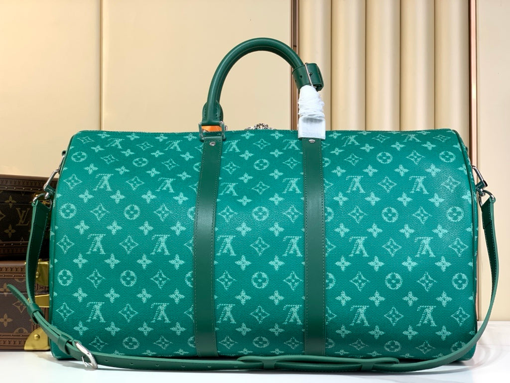 Louis Vuitton Keepall Bandoulière 50 – Green Monogram Canvas Paw Charm Marque Edition