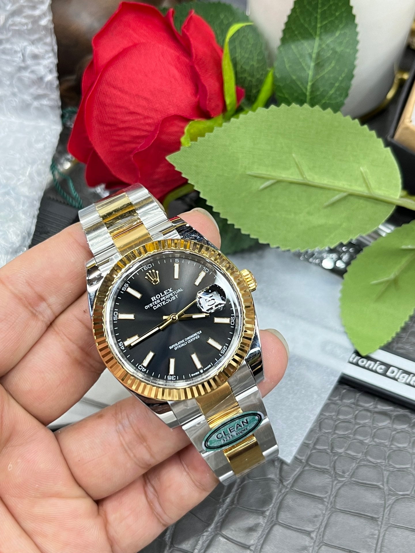 Rolex Datejust 41 – Two-Tone Steel Yellow Gold Fluted Bezel Black Dial Oyster Bracelet