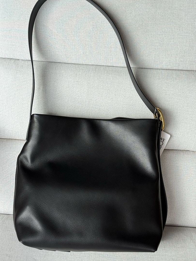 Loewe Squeeze Bag – Black Nappa Leather Gold Hardware