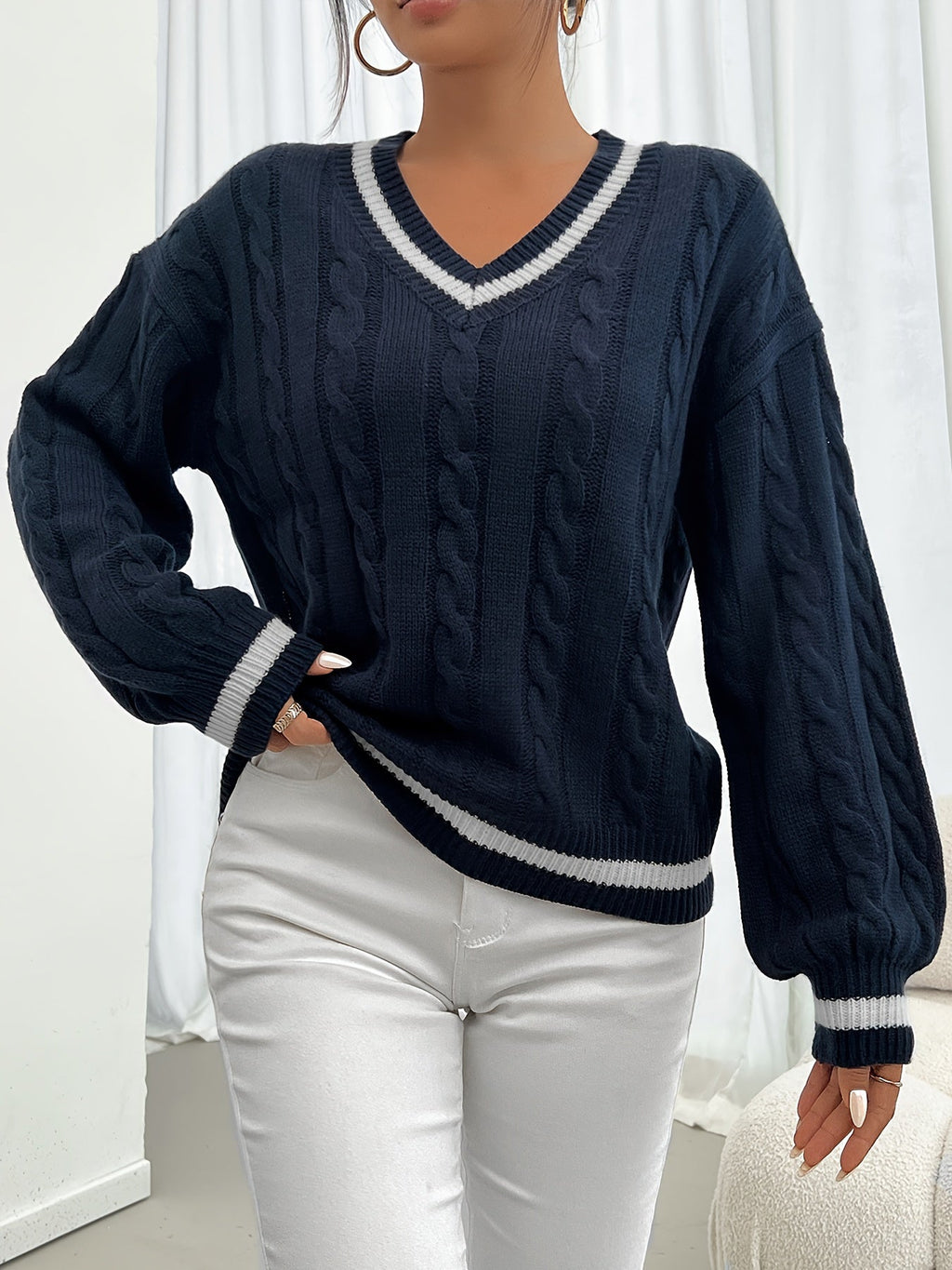 Hattie | Pullover mit Zopfmuster und V-Ausschnitt