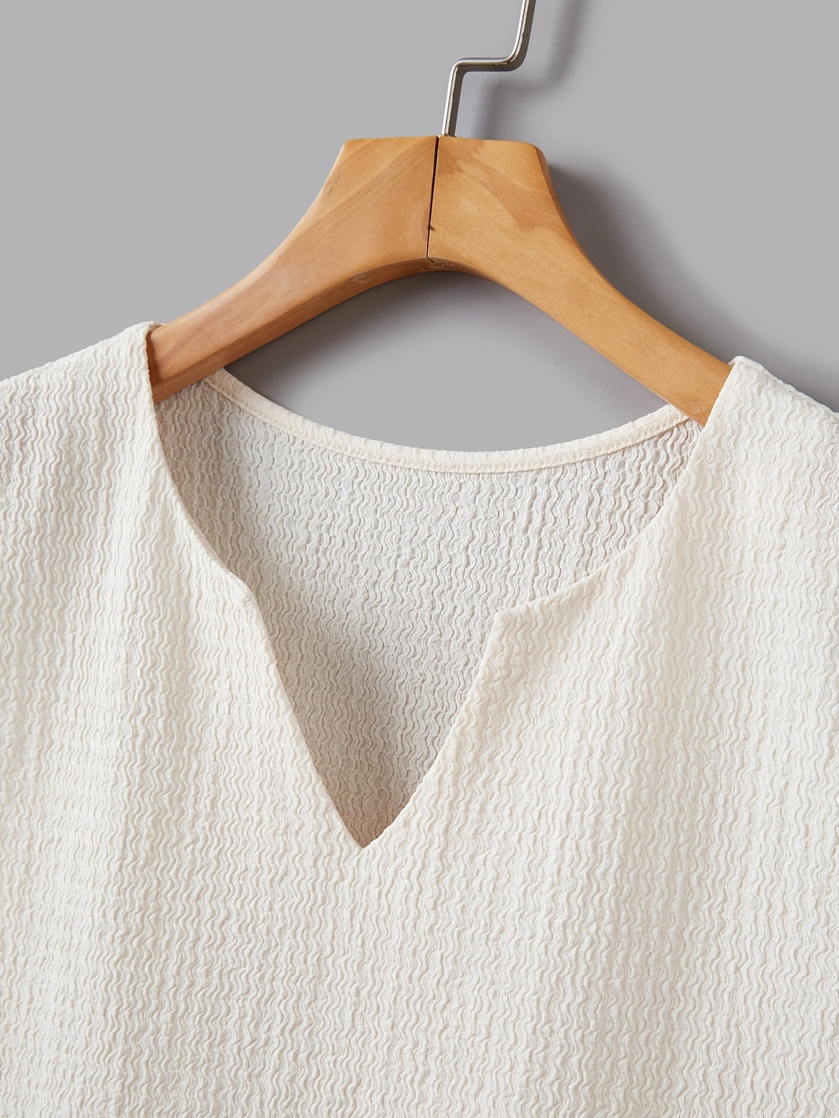 Damon | Entspanntes V-Neck-Tanktop