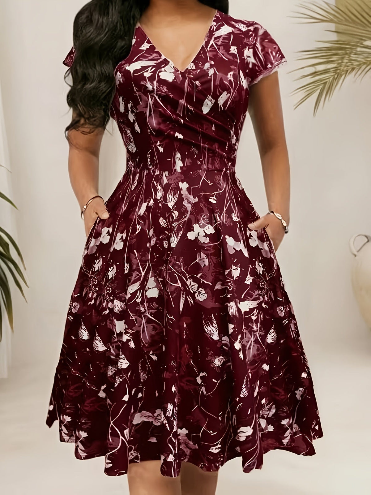 Nadine | Elegantes florales Midikleid